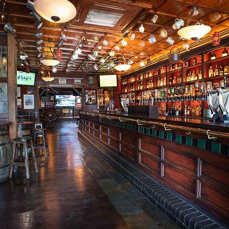 Mccafferty'S Guesthouse イルフォード エクステリア 写真