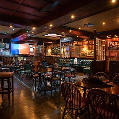Mccafferty'S Guesthouse イルフォード エクステリア 写真