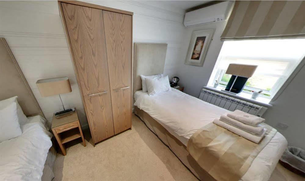 Mccafferty'S Guesthouse イルフォード エクステリア 写真